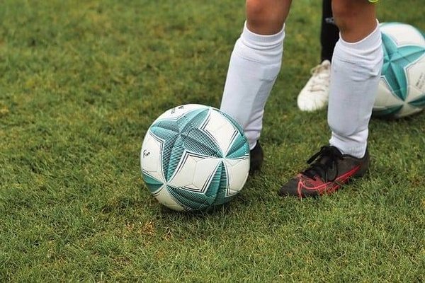 Quels sont les règles et les stratégies du football ?