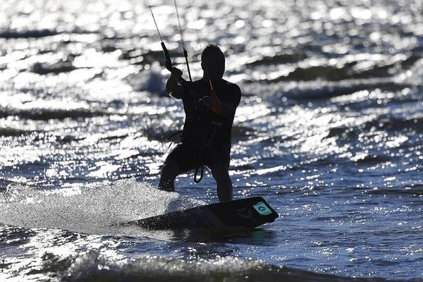 Comment s'initier et se perfectionner aux sports de glisse ?