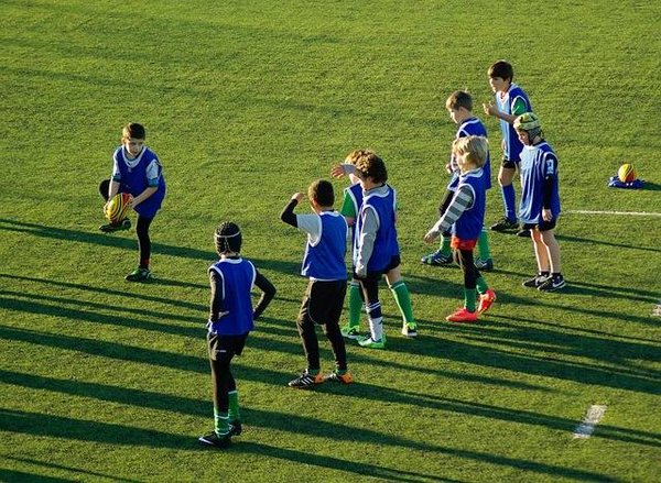 Comment apprendre les règles du rugby aux enfants ?